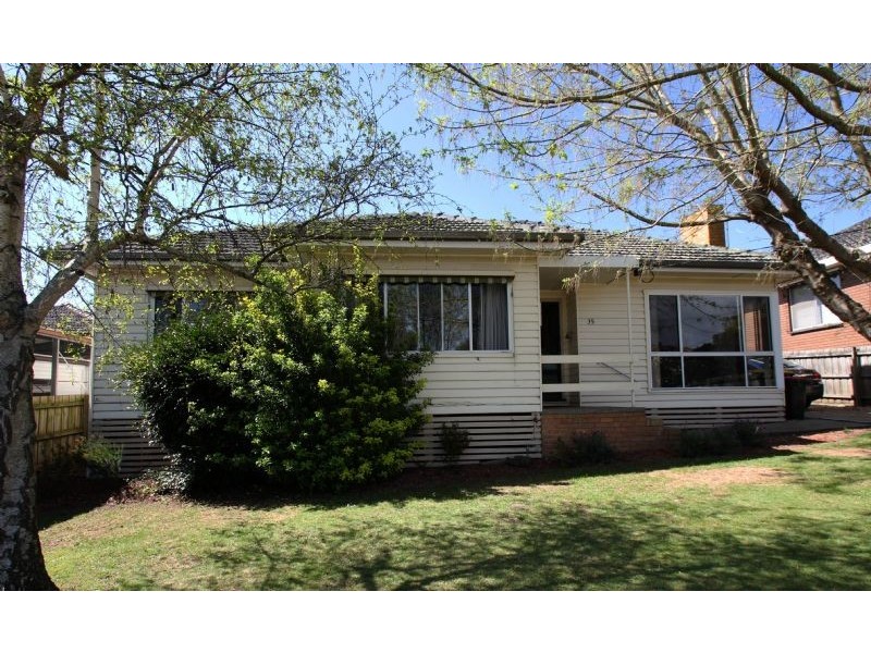 35 Brumley Street, Leongatha VIC 3953