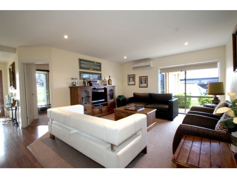 18 Parkside Close, Leongatha VIC 3953