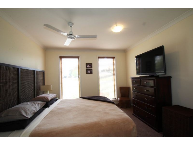 18 Parkside Close, Leongatha VIC 3953