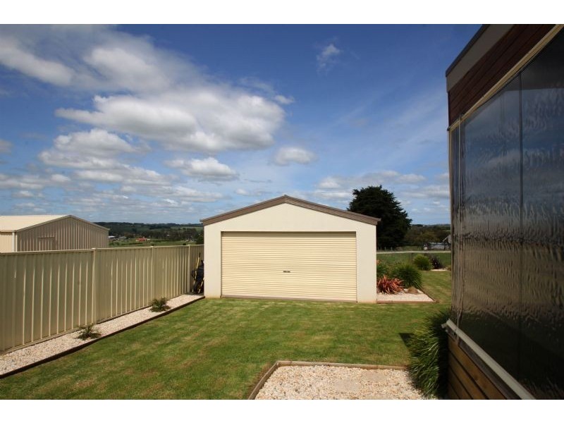 18 Parkside Close, Leongatha VIC 3953