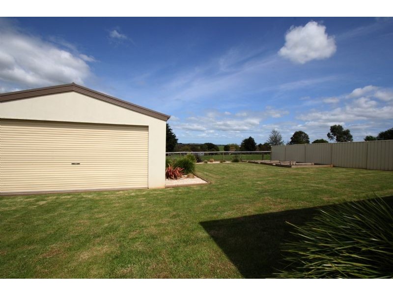 18 Parkside Close, Leongatha VIC 3953