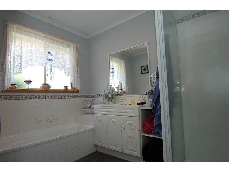 7 James Court, Leongatha VIC 3953