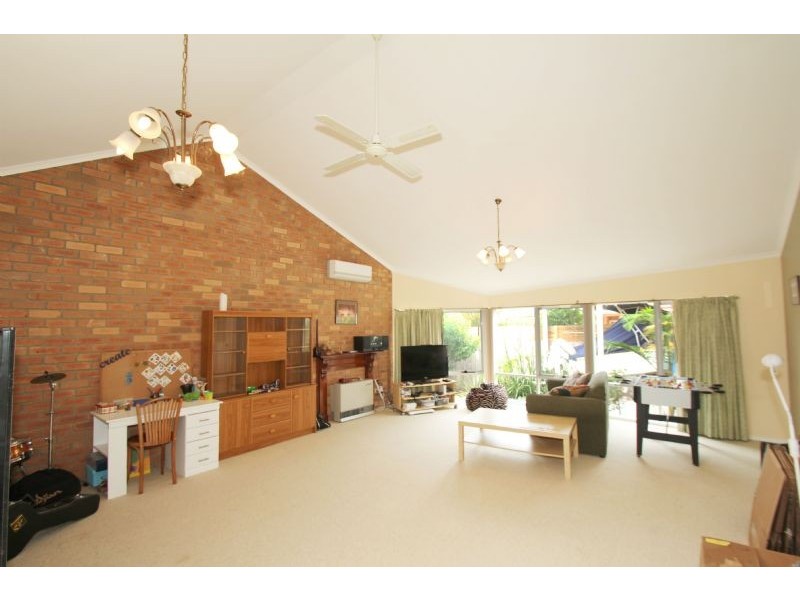 7 Clinton Court, Leongatha VIC 3953