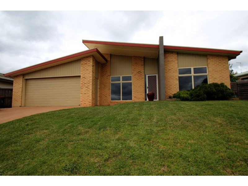 18 Laura Grove, Leongatha VIC 3953