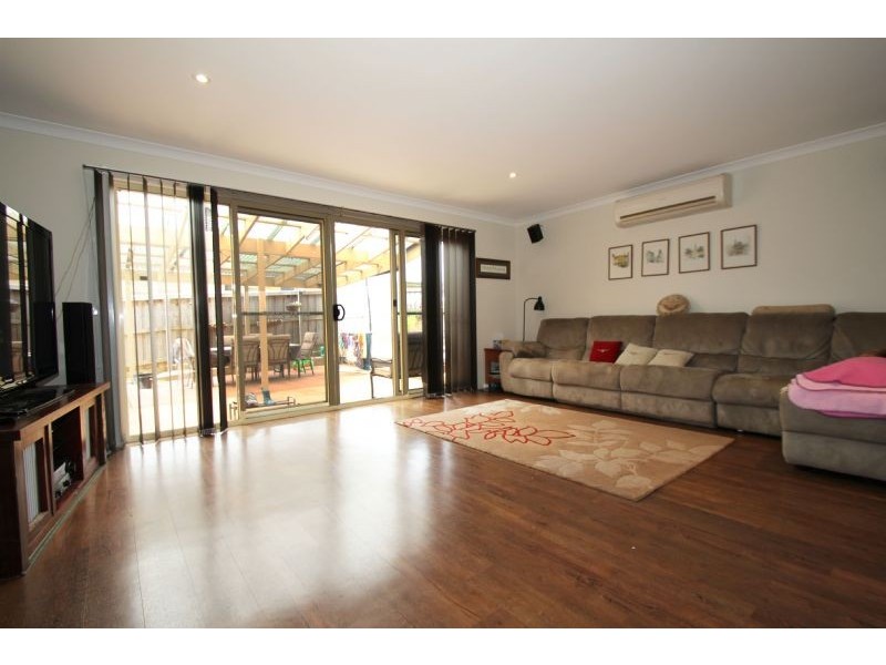 18 Laura Grove, Leongatha VIC 3953