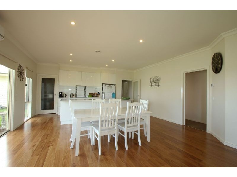 4 Burrows Way, Leongatha VIC 3953