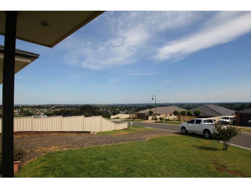 4 Burrows Way, Leongatha VIC 3953