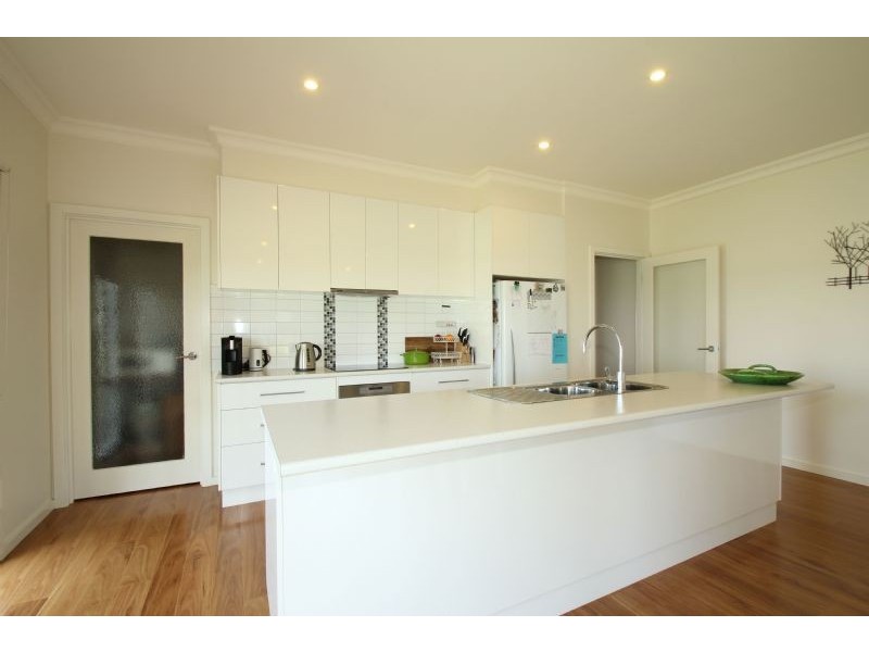 4 Burrows Way, Leongatha VIC 3953