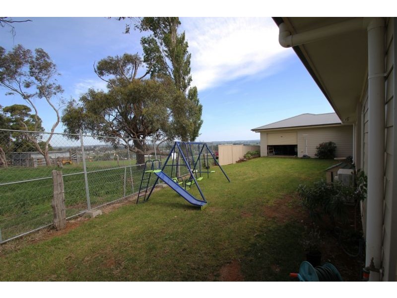 4 Burrows Way, Leongatha VIC 3953