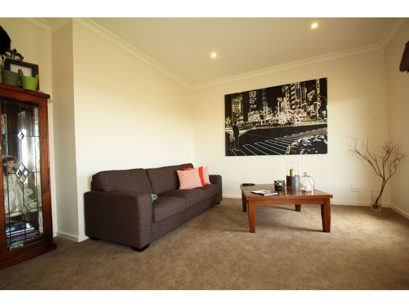 4 Burrows Way, Leongatha VIC 3953