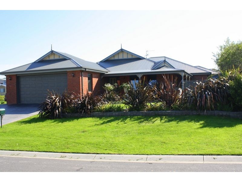 8 Woodford Place, Korumburra VIC 3950