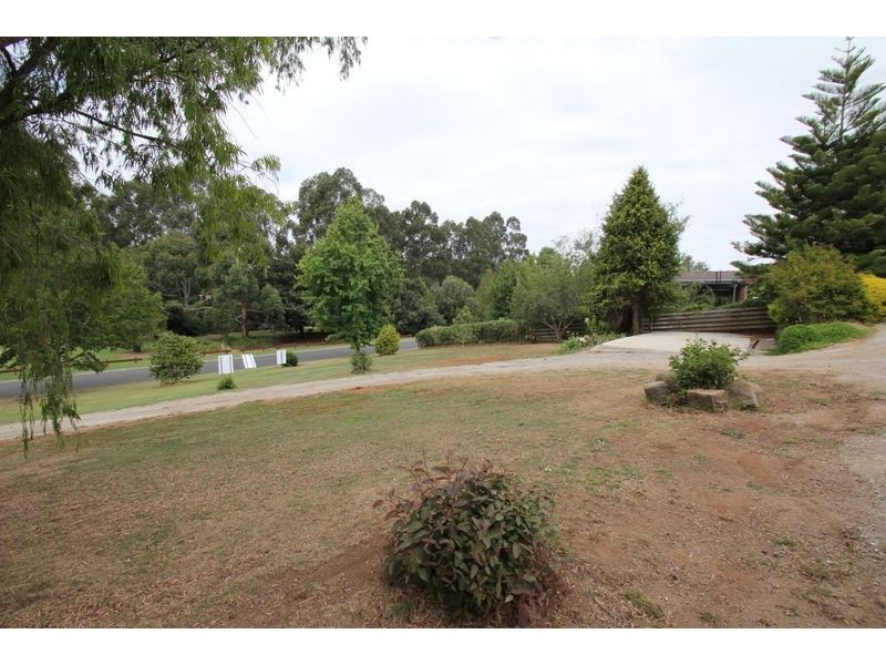 10 Bent Street, Leongatha VIC 3953