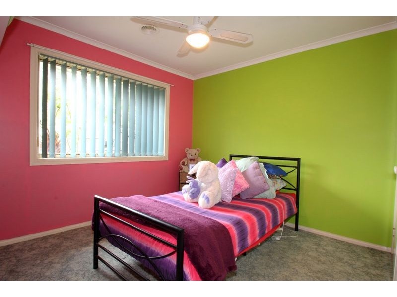12 Clinton Court, Leongatha VIC 3953