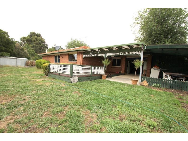 12 Clinton Court, Leongatha VIC 3953