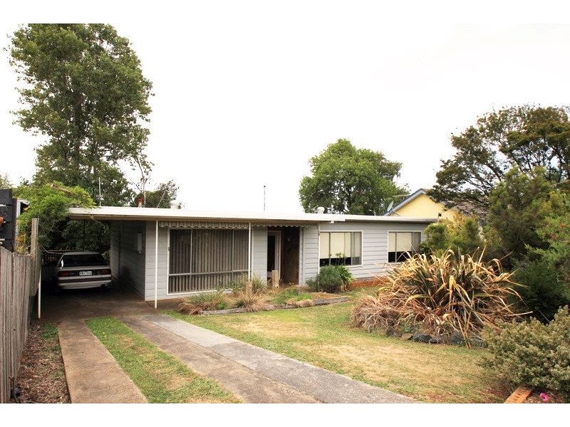 31 Blackmore Avenue, Leongatha VIC 3953