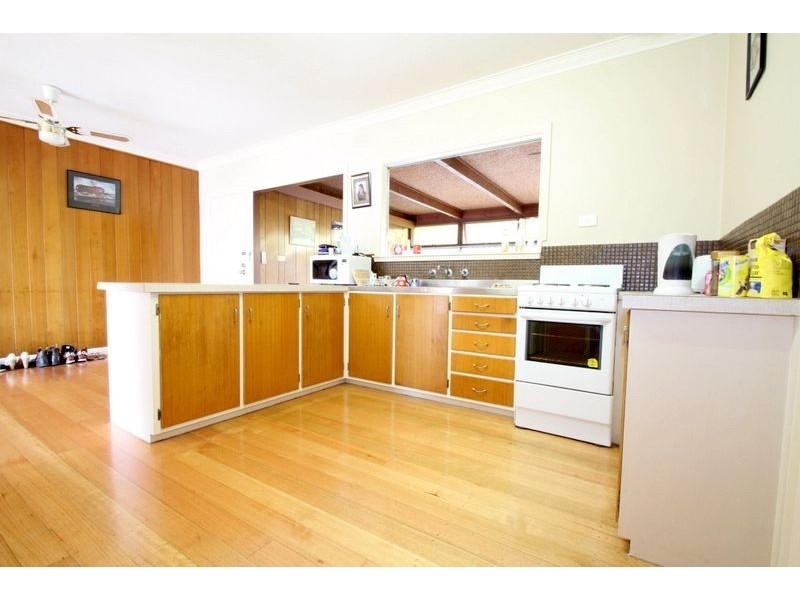 31 Blackmore Avenue, Leongatha VIC 3953