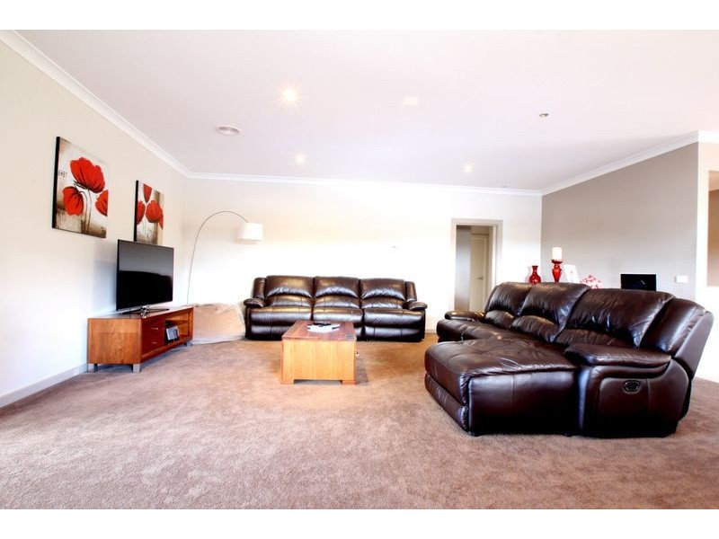 4 Silverback Place, Leongatha VIC 3953