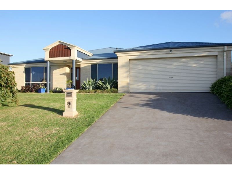 8 Norview Drive, Leongatha VIC 3953