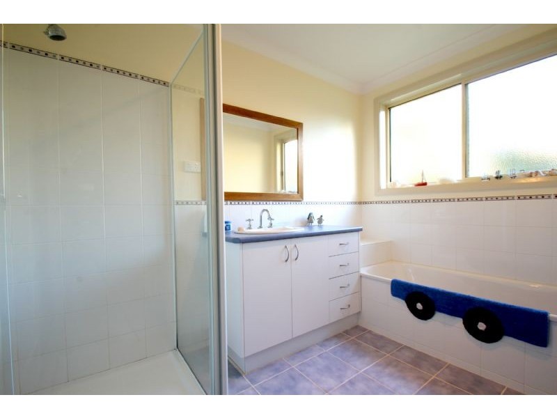 8 Norview Drive, Leongatha VIC 3953