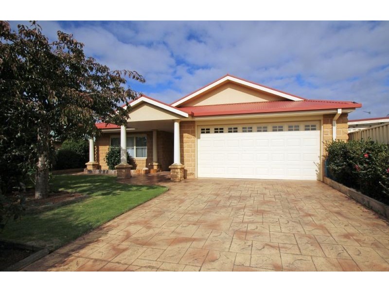 8 Elaine Court, Leongatha VIC 3953