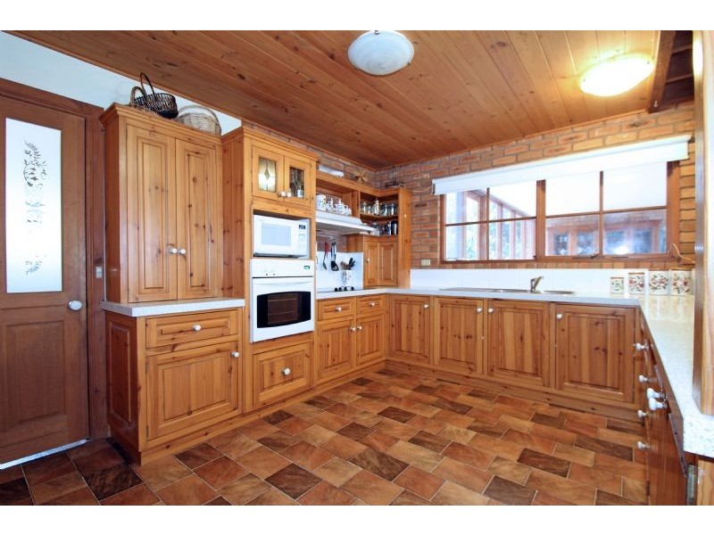 6-8 Bacon Avenue, Koonwarra VIC 3954