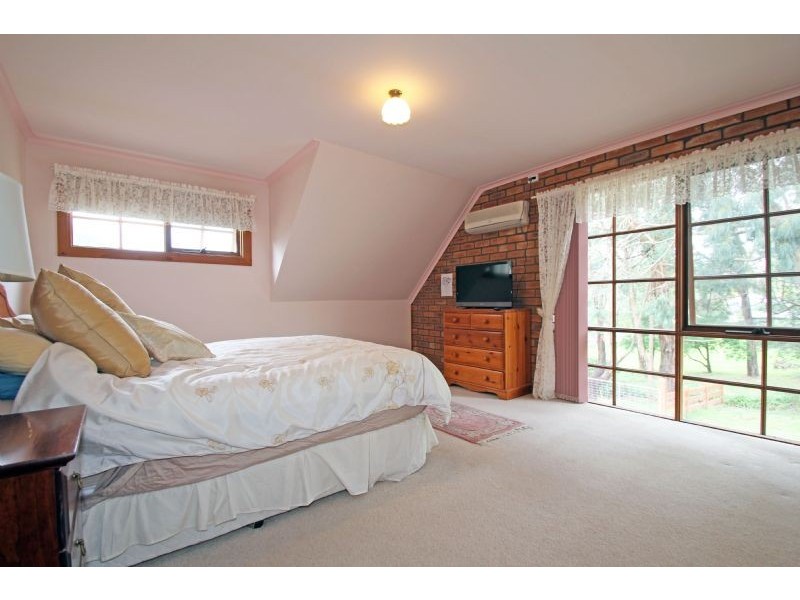 6-8 Bacon Avenue, Koonwarra VIC 3954