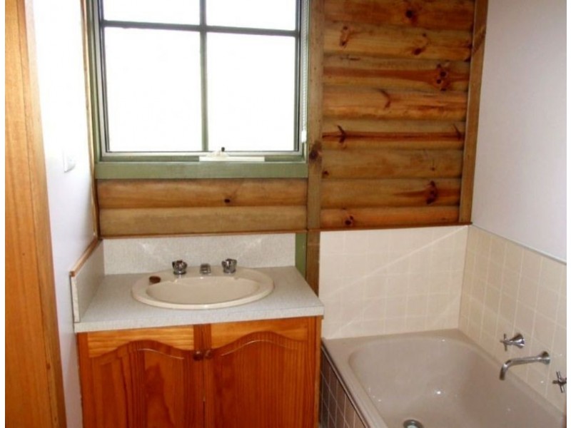 74 Whitelaw Street, Meeniyan VIC 3956