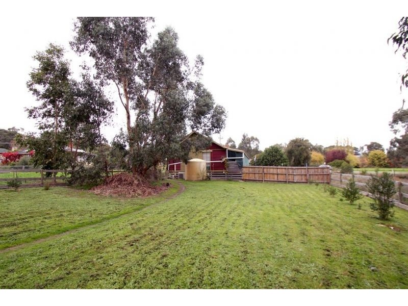 74 Whitelaw Street, Meeniyan VIC 3956