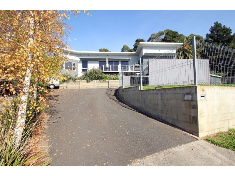 21 Long Street, Leongatha VIC 3953