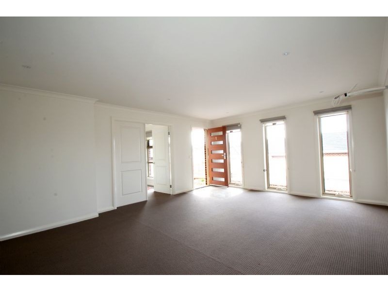 1/99 Brown Street, Leongatha VIC 3953