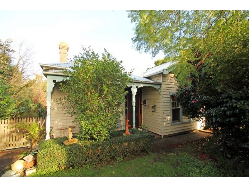 9 Young Street, Leongatha VIC 3953