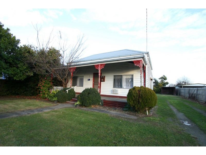 38 Ogilvy Street, Leongatha VIC 3953