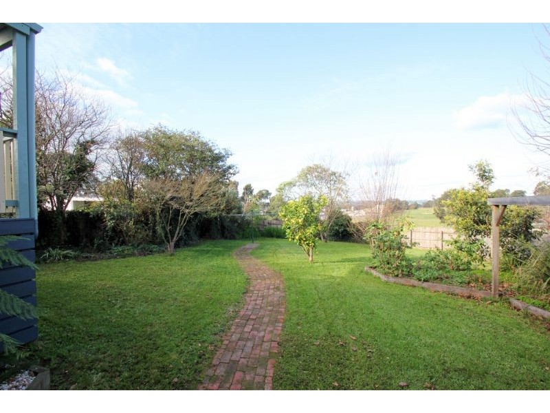 39 Bent Street, Leongatha VIC 3953