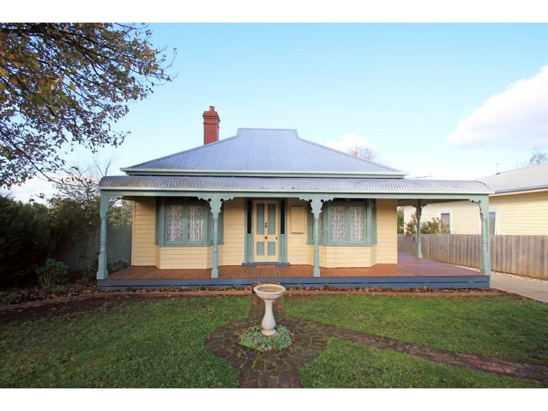 39 Bent Street, Leongatha VIC 3953