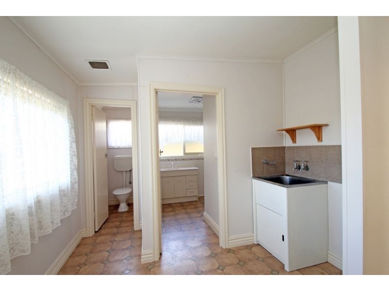 39 Bent Street, Leongatha VIC 3953