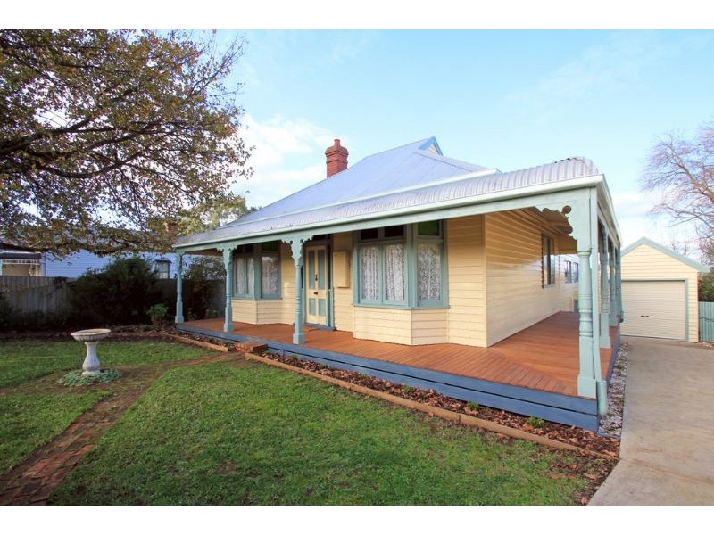 39 Bent Street, Leongatha VIC 3953