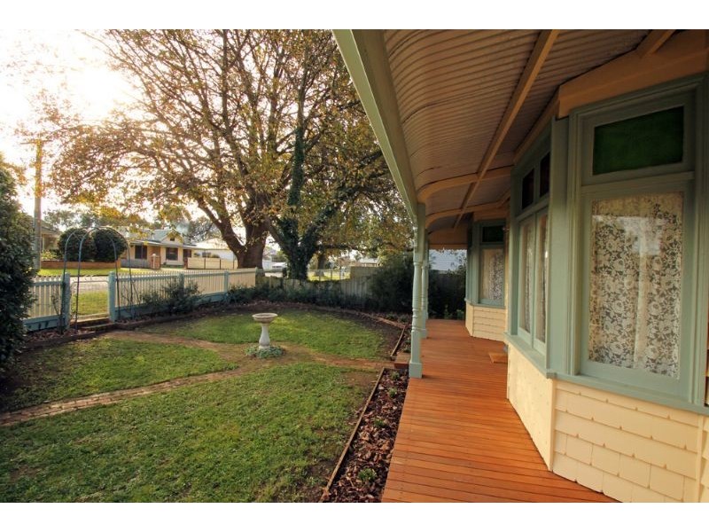39 Bent Street, Leongatha VIC 3953
