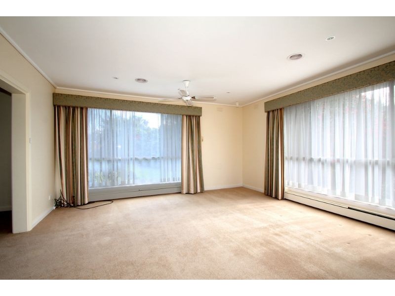 13 Blackmore Avenue, Leongatha VIC 3953