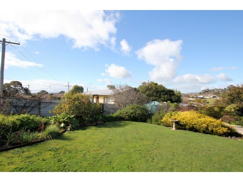 13 Blackmore Avenue, Leongatha VIC 3953