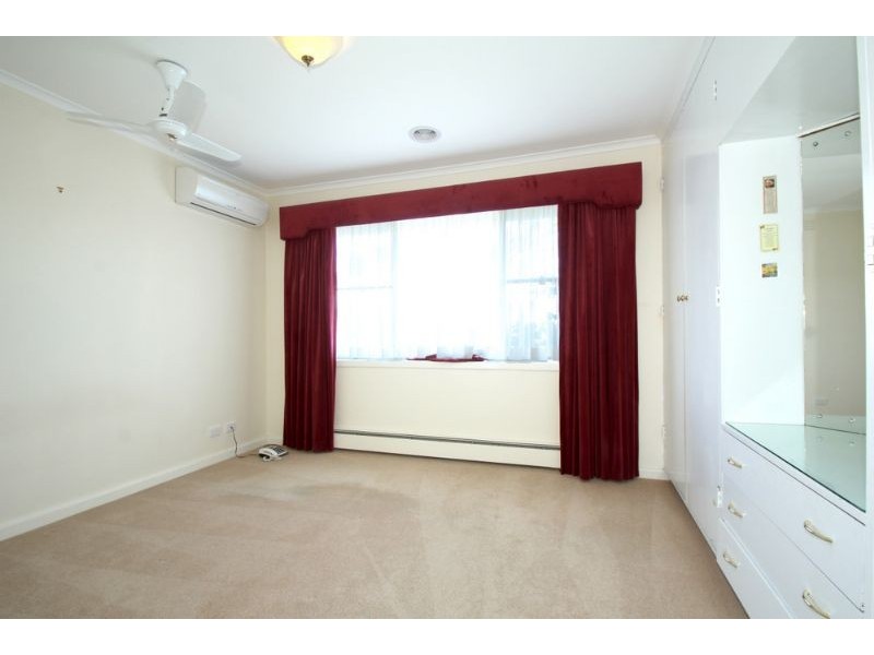 13 Blackmore Avenue, Leongatha VIC 3953