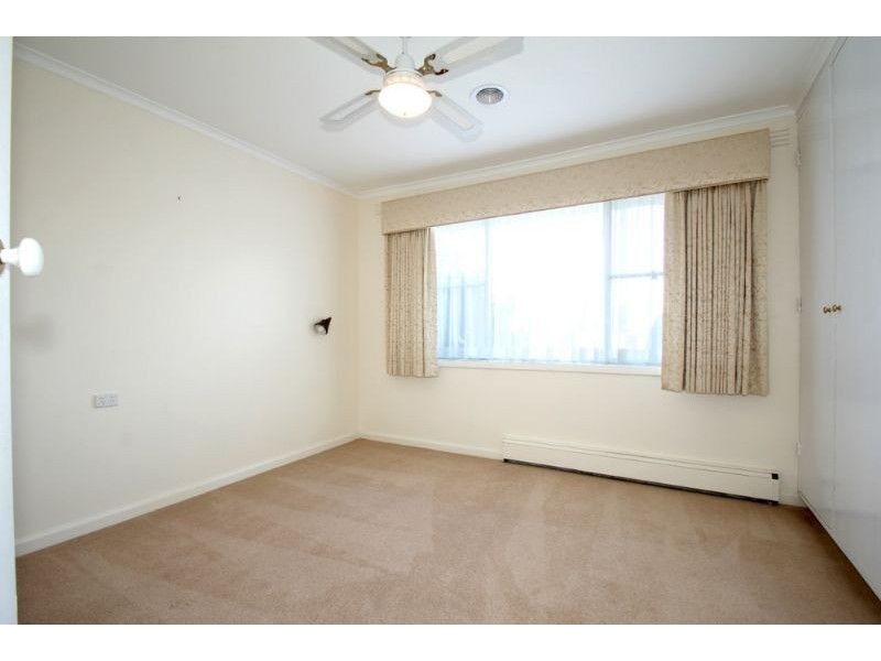 13 Blackmore Avenue, Leongatha VIC 3953