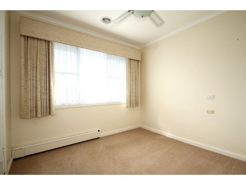 13 Blackmore Avenue, Leongatha VIC 3953