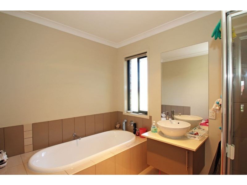 16 Carr Avenue, Leongatha VIC 3953