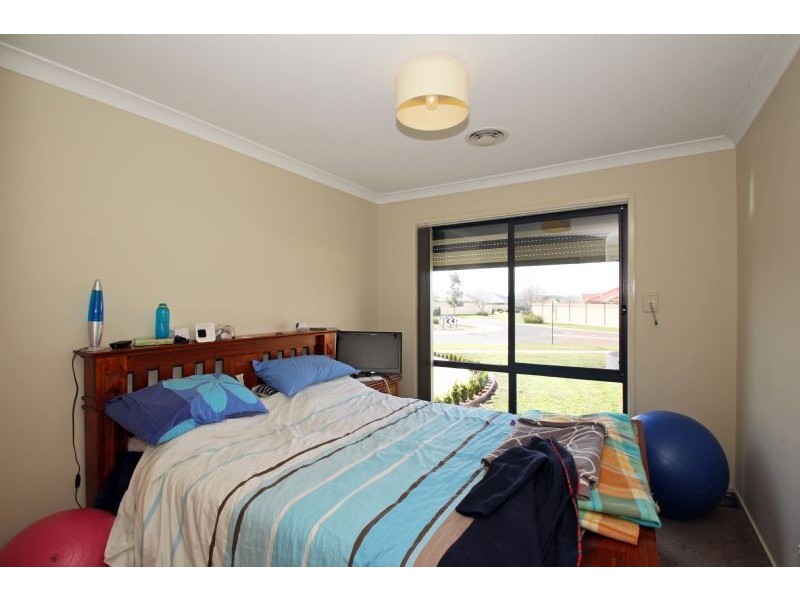 16 Carr Avenue, Leongatha VIC 3953