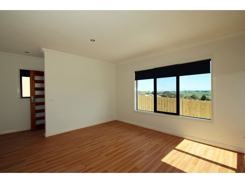 2/23 Hannah Rise, Korumburra VIC 3950