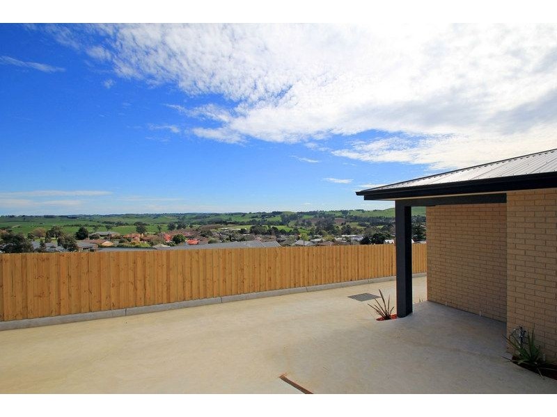 2/23 Hannah Rise, Korumburra VIC 3950