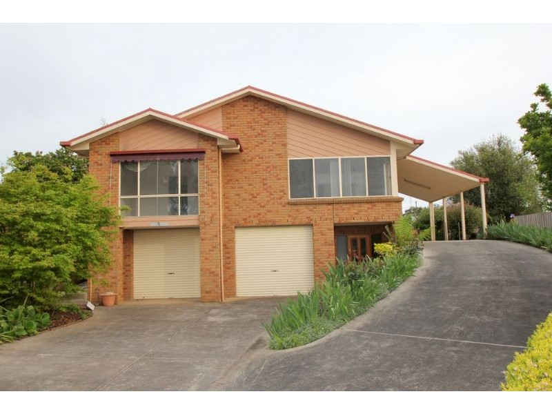 2 Eden Cresent, Leongatha VIC 3953