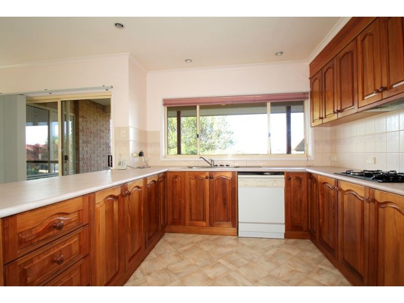 2 Eden Cresent, Leongatha VIC 3953