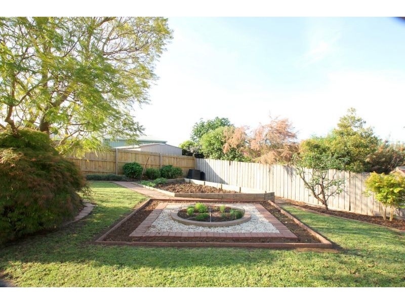 2 Eden Cresent, Leongatha VIC 3953