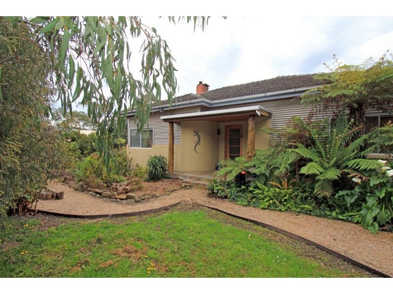 70 Whitelaw Street, Meeniyan VIC 3956